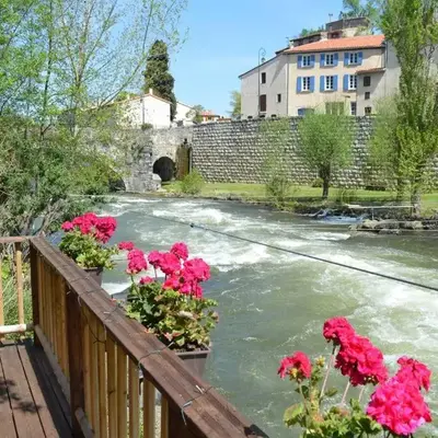 Riverside 4 bed house full of character and charm