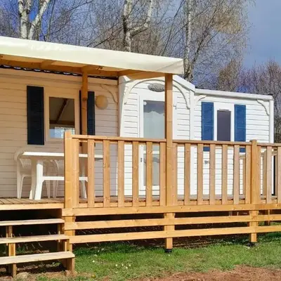 Mobil home au bord du lac