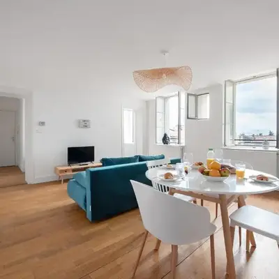 Charmand duplex avec vue sur la cité & les toits