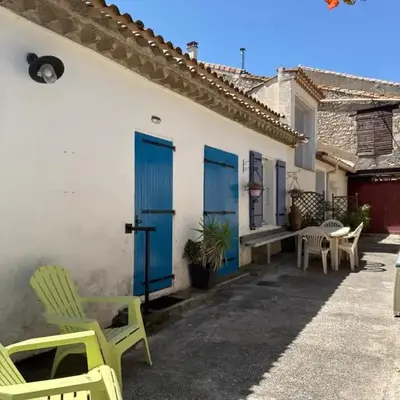 la maison des lauriers rouges