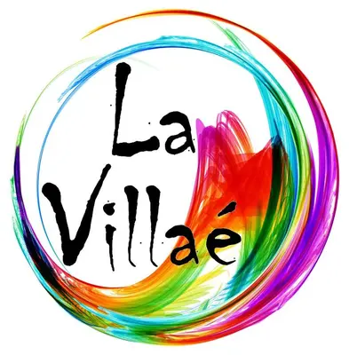 a colorful glass bowl with the word whine at Loft ANNEXE de La Villaé in Mazamet