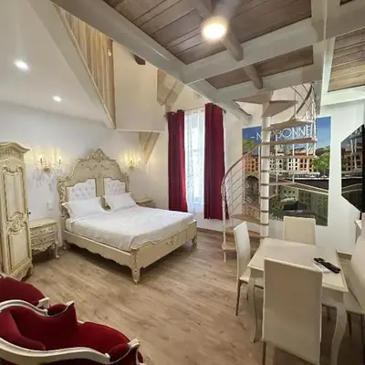 Suite a Mezzanine dans l'Église du Couvent