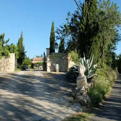 LA LAVANDIERE Famille Amis Relais Motards
