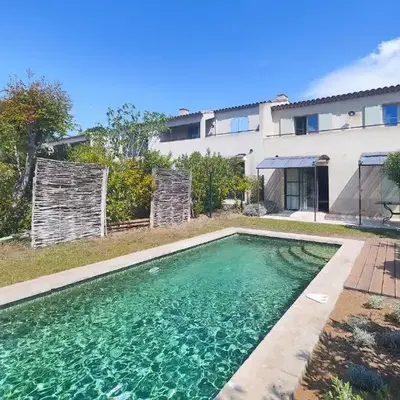Stunning Home In Saint-Laurent-De-La-Ca