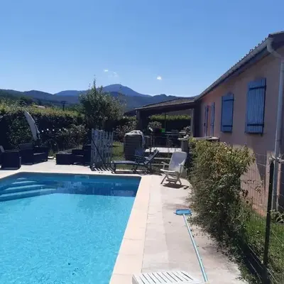 Villa calme avec piscine