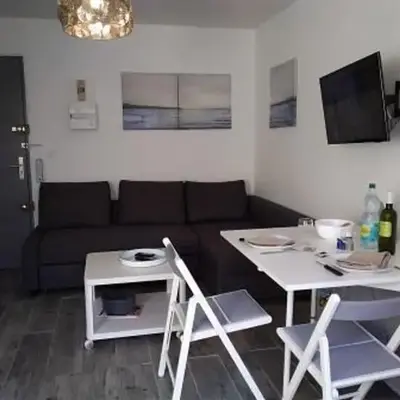 Gruissan - Studio rénové climatisé 2/3 pers