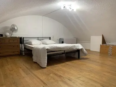 a bedroom with a bed and a dresser in a room at Gruissan - T2 Mezzanine Climatisé Proche Plage - 5/6 Pers - Parking Privé - Tout Équipé - FR-1-796-23 in Gruissan