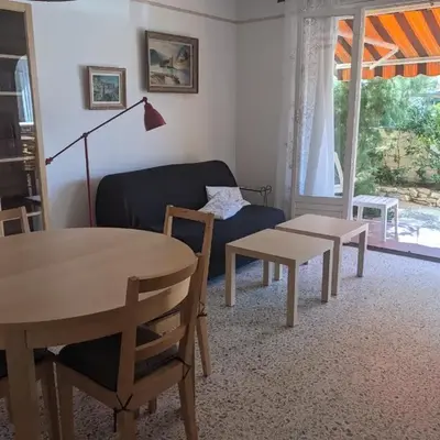 Charmant T3 rénové à 60m de la plage avec terrasse