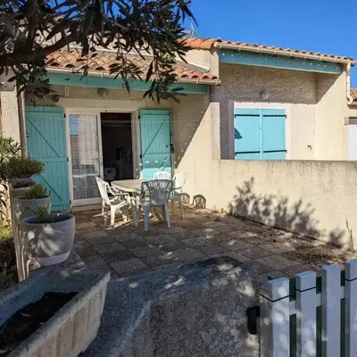 Villa T2 Mezzanine Climatisée avec Cour - 6 Pers - Parking - Proche Plage - Meublé Tourisme 1* - FR-1-797-44