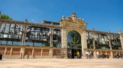 a building with a mural on the side of it at Cosy Hypercentre Netflix in Narbonne