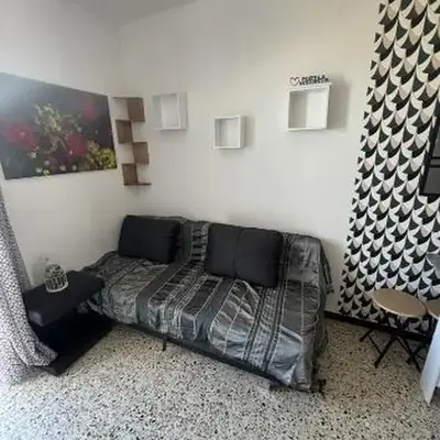 T2 moderne à 2 min de la plage