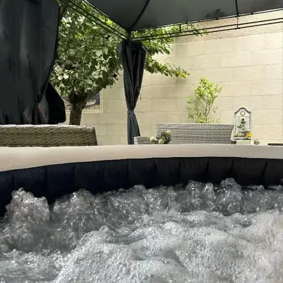 CARCASSONNE Studio avec Jacuzzi y piscina