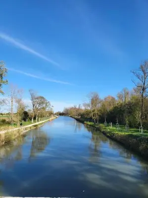 a view of a river from a bridge at Hébergement - Canal du midi in Saint-Martin-Lalande