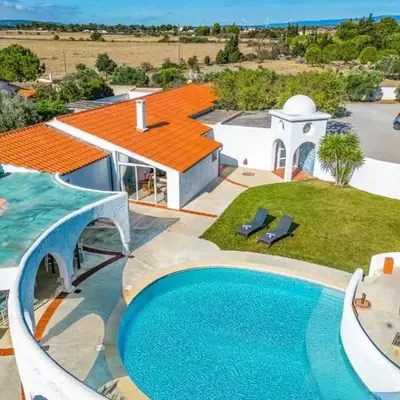 Villa Les Arches by Villa Plus
