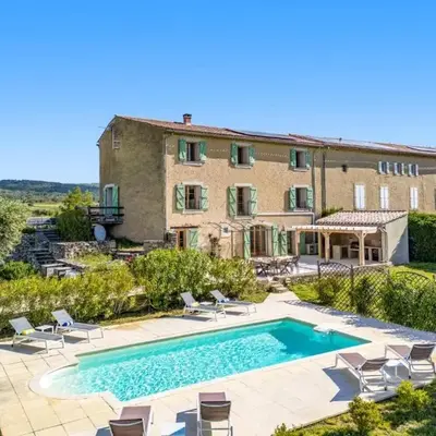 Villa Les Juliannes by Villa Plus
