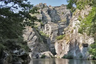 a view of a mountain with a body of water at Gîte Familial du Vintrou in Le Vintrou