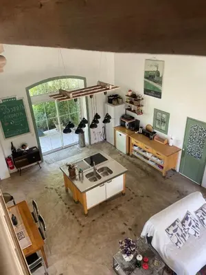an overhead view of a kitchen with a sink at Chic trainstation in Pomas