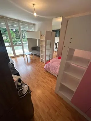 a room with a bunk bed and a room with a bunk bed at Chambre Quattro avec Balcon CASTRES in Castres