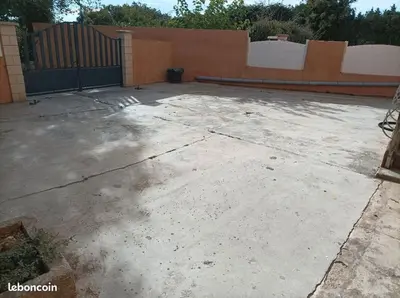 a large concrete parking lot with a skate park at Chez Sabine La Campagne in Narbonne