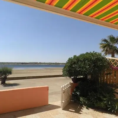 Front de plage du Grazel - Piscine et parking GN500-014