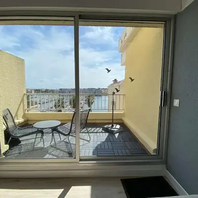Vue panoramique sur le port - Appartement 3 pièces GN110-C44