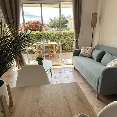 Appartement 2 pièces climatisé proche du port GN190-015