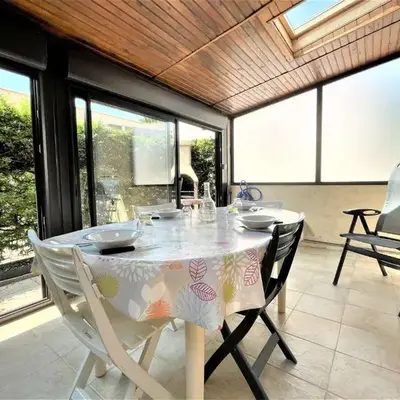 Petit pavillon climatisé avec parking privé Grazel GN490-055