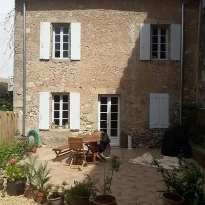 Maison Rose - Maison de village avec jardin privé