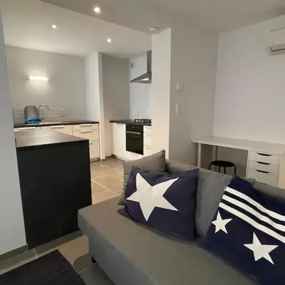 Modern apartment centrally located in Quarante