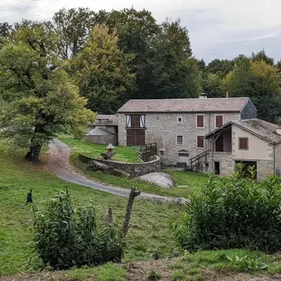 Maison au coeur de la forêt dans le Sidobre - GR36