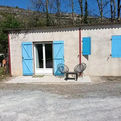 LA FALAISE - Quiet T3 apartment with private parking