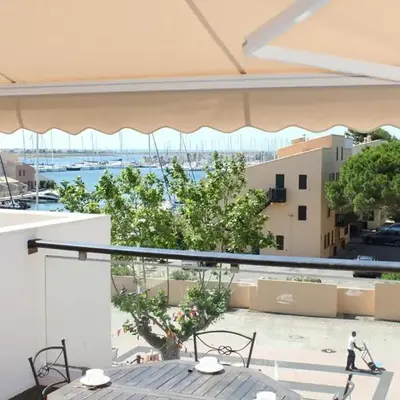 Appartement avec grande terrasse vue panoramique GN400-024