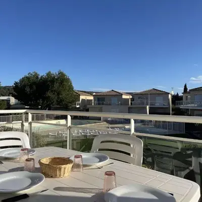 Appartement climatisé avec piscine - Vue Clape GN190-711