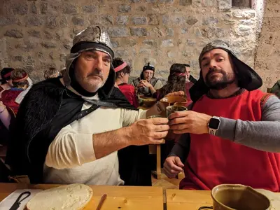 a man and a woman dressed up in costumes at Horizon des Corbières in Saint-André-de-Roquelongue
