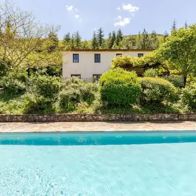 Stylish villa with large pool and stunning views