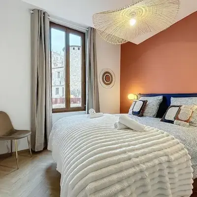 Le Saint Just - Appartement face à la Cathédrale