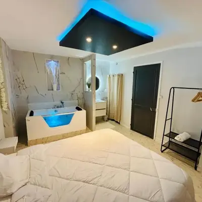 Sereni house jacuzzi
