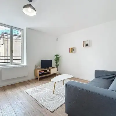 Bright 1-bedroom apartment