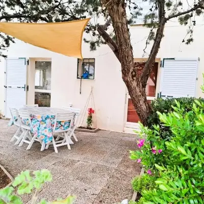 Rez de jardin climatisé avec grande terrasse