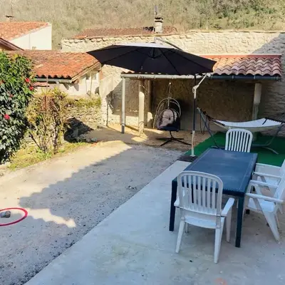 Gite centre village Burlats