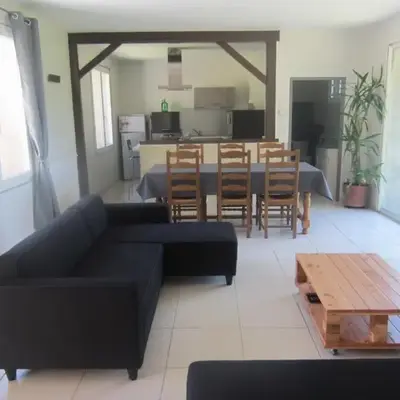 Maison Au Milieu De La Foret