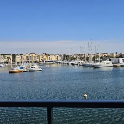 Studio cabine climatisé magnifique vue port