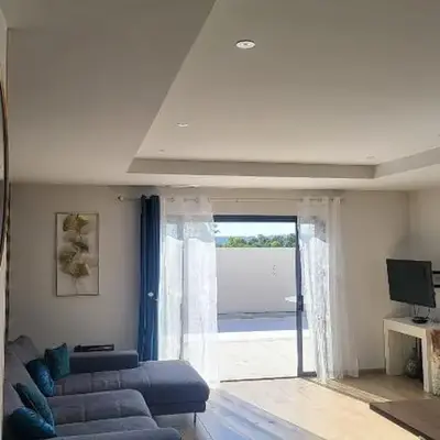 Villa moderne avec Piscine et cuisine extérieure