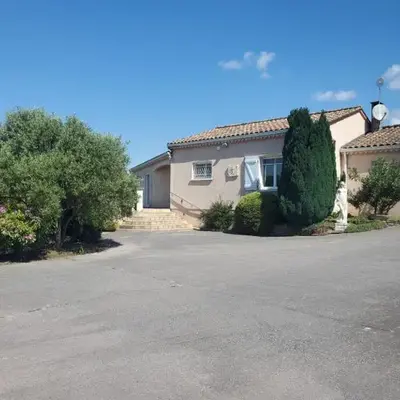 Villa privée au calme avec gand jardin et terrasse