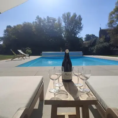 Séjour d'exception au Moulin de la Vernède avec piscine