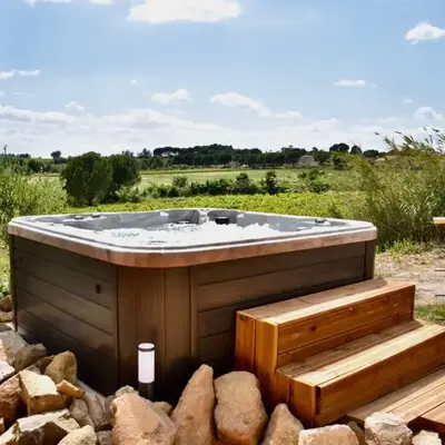 Villa avec piscine chauffée et jacuzzi