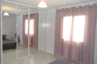 a room with a glass shower stall and a window at Gîte 8 Personnes Piscine Privée Aude Occitanie Sud Corbières in Fabrezan