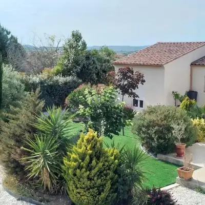 Maison dans le sud au calme avec extérieur