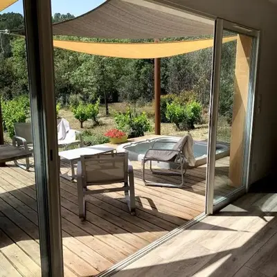 Villa Et au milieu coule un ruisseau - Piscine