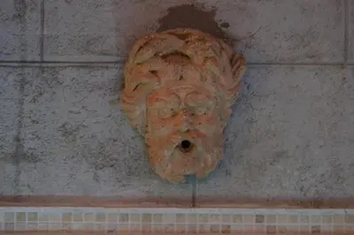 a sculpture on the side of a wall at Villa MAGRI 3 bedrooms in Cuxac-dʼAude